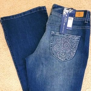 NEW Bandolino Bootcut Denim Jeans - Size 6